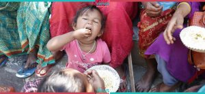 Loan shark victims fighting hunger with puffed rice during the protest (Photo Feature)