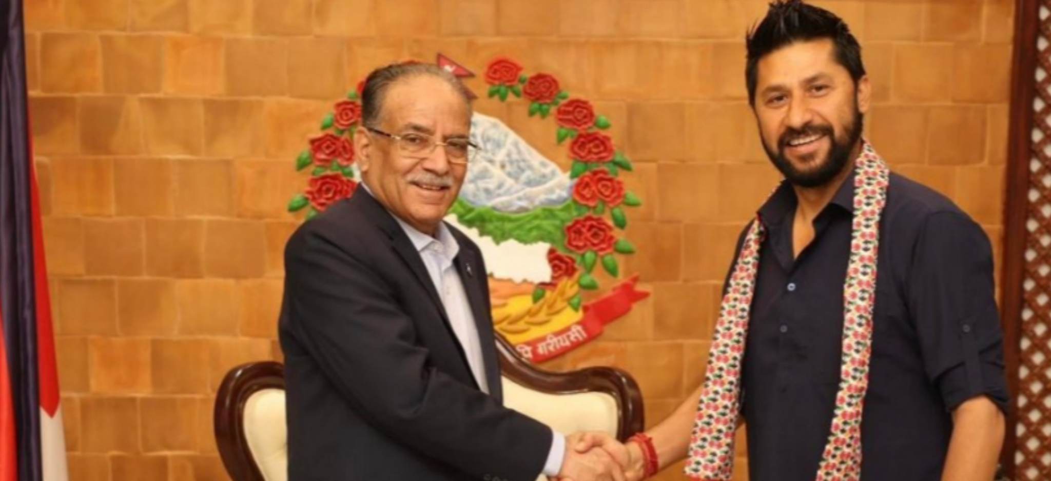 PM Dahal and Rabi Lamichhane exchange words