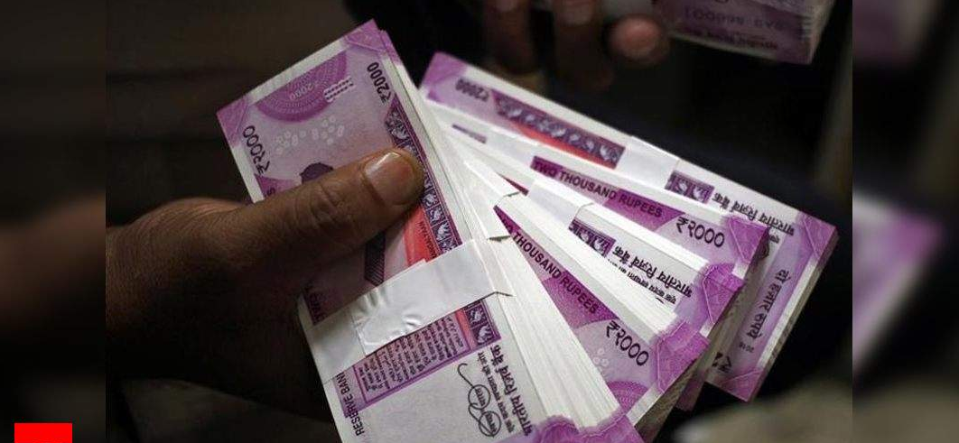 panic in India after RBI decision to withdraw Rs 2,000 notes from circulation