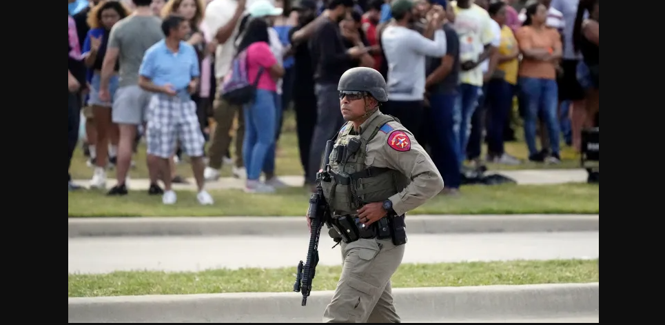 Eight people killed by gunman in Texas mall