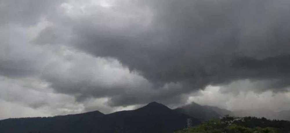 Probability of light to moderate rain