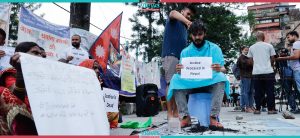 Demonstrators shave their heads seeking justice for Aarti Shah (Photo Feature)