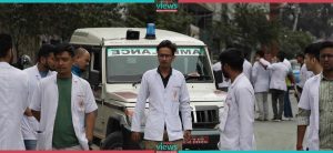 Demonstrating doctors restrict ambulances from entering KMC hospital (Photo Feature)