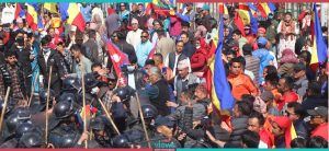 Police charge baton in RPP demonstration (Photo Feature)