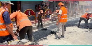 Mayor Balen Shah’s supporters oppose Department of Roads’ work in New Road (Photo Feature)