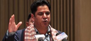 Industry Minister discusses amendment to bill with chief whips of major parties