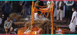 Final rites of Former Speaker Daman Nath Dhungana performed at Pashupati Aryaghat  (Photo Feature)
