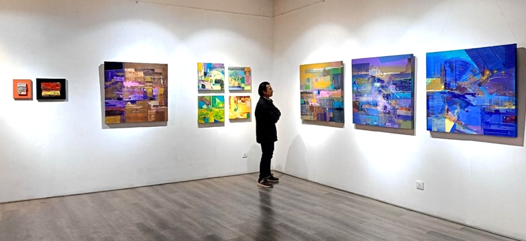 Colorful Conversations: The Abstract Artistry of Visual Melodies