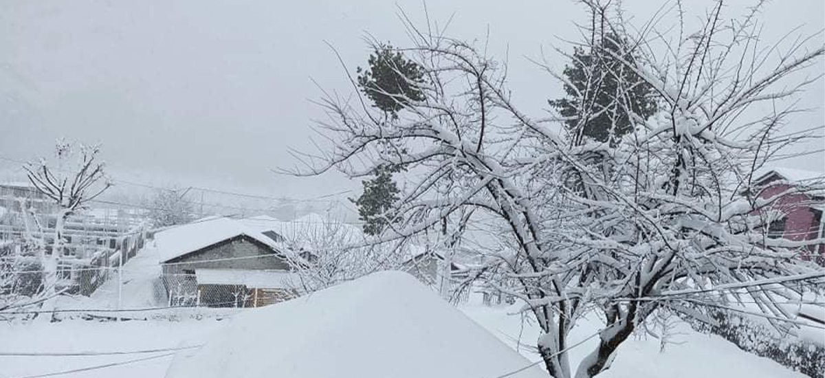 Manang sees first snowfall of this winter