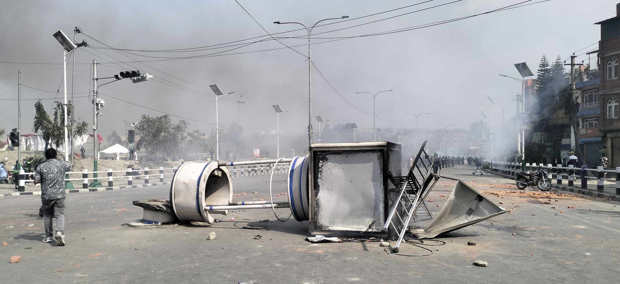 Demonstrators snatched Police’s tear gas gun