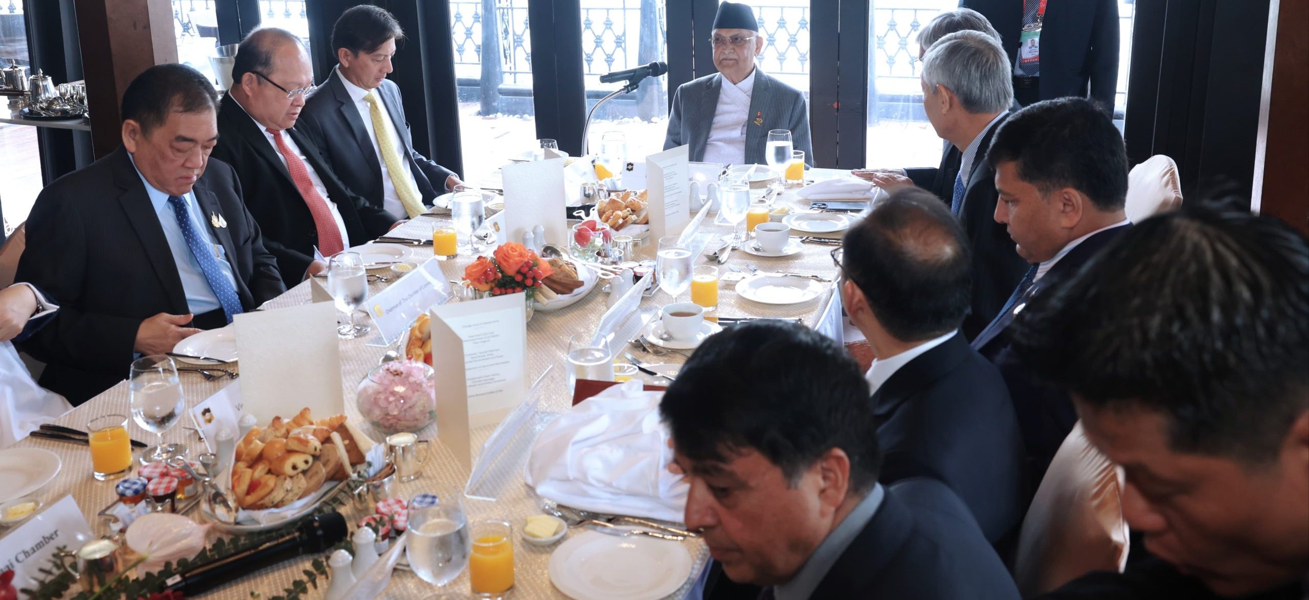 PM Oli meets Thailand’s businesspeople
