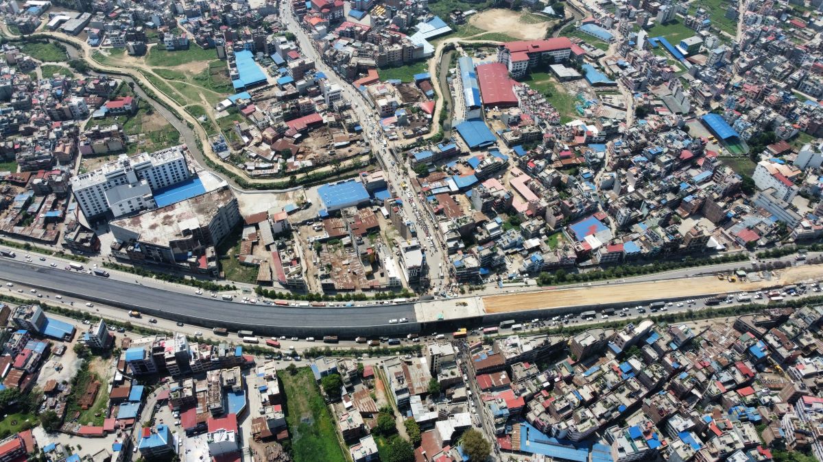 Gwarko overpass reaches its final phase (Photos)